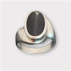 Lady's Silver Ring with Black Oval Stone 2.8dwt Size:6